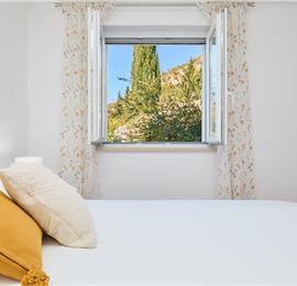 4 Bedroom Villa with pool and terrace near Dubrovnik, Sleeps 8